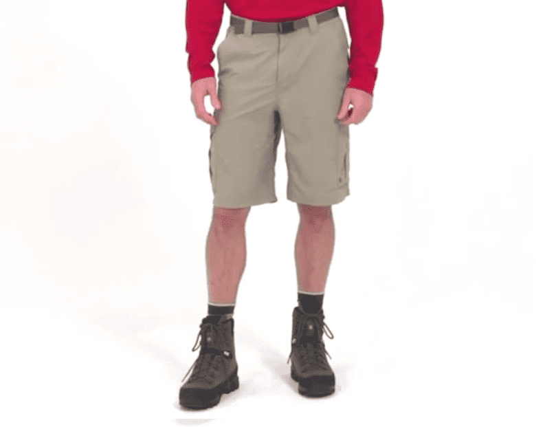 Wanderschuhe mit kurzen Hosten Shorts tragen